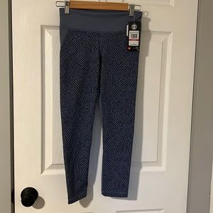 NWT Under Armour Crop Leggings